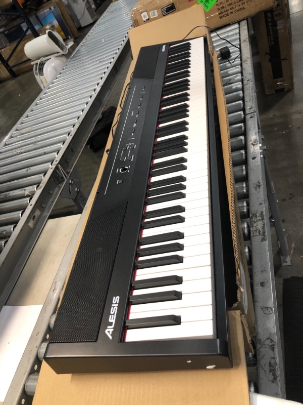 Photo 1 of Alesis Recital , 88-Key Beginner Digital Piano with Full-Size Semi-Weighted Keys
**DOES NOT TURN ON**