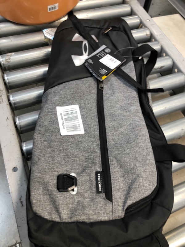 Photo 1 of Under Armour Adult Undeniable Duffle 4.0 Gym Bag

//damaged on bottom of item
