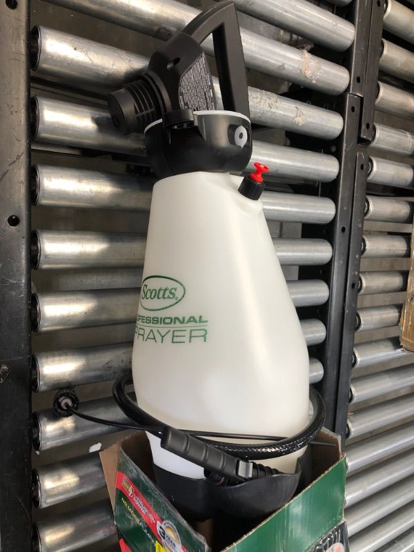 Photo 3 of 2 Gal. Lithium-Ion Powered Professional Sprayer

//Missing charger/power cord
