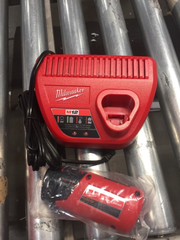 Photo 2 of Milwaukee 302G-21XL M12  Heated  Kit XL
