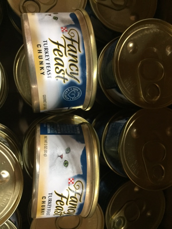 Photo 3 of 30 Cans of Fancy Feast Chunky Turkey Feast Canned Cat Food, 3-oz, ea
BEST BY: SEP, 2023
INCOMPLETE SET 29/30 CANS