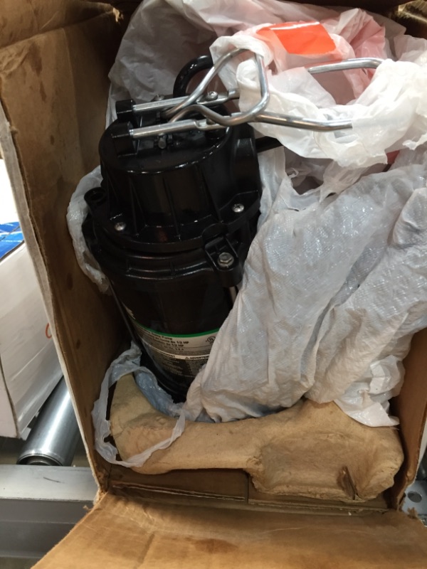 WAYNE CDU800 1/2 HP Submersible Cast Iron and Steel Sump