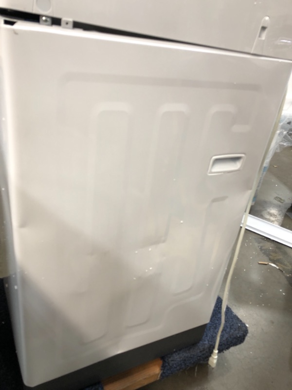 Photo 3 of BLACK+DECKER BPWM16W Portable Washer, White
