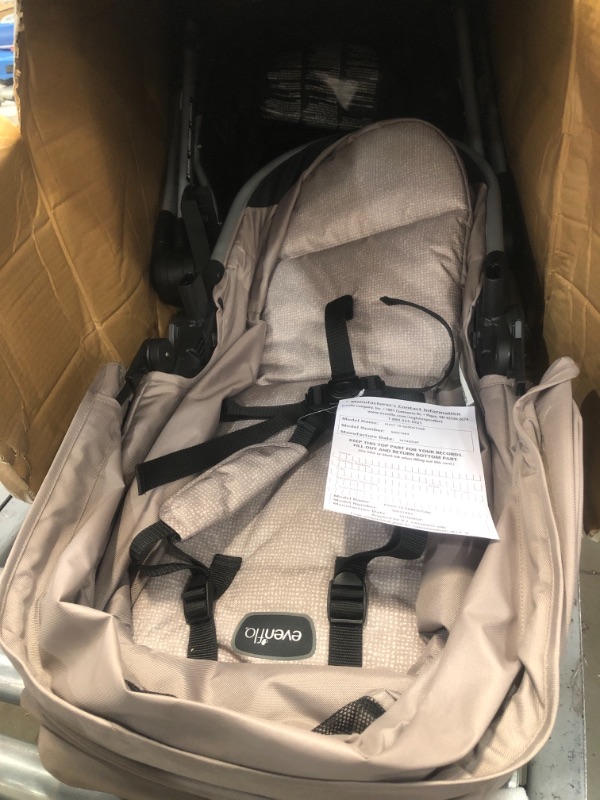 Photo 3 of Evenflo Pivot Modular Travel System with SafeMax Infant Car Seat - Sandstone
PREVIOUSLY OPENED AND USED