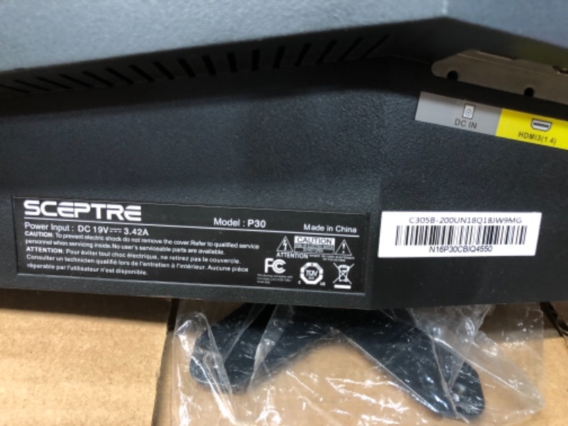 Photo 2 of Sceptre Curved 27" 75Hz LED Monitor HDMI VGA Build-In Speakers, EDGE-LESS Metal Black 2019 (C275W-1920RN)
*PIXLE DAMAGE TO SCREEN REFER TO PHOTO*