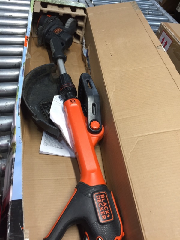 Photo 2 of Black & Decker LST522 20V MAX Lithium-Ion 2-Speed 12 in. Cordless String Trimmer/Edger Kit (2.5 Ah)
unable to test***