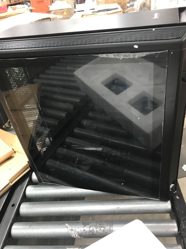Photo 1 of Silent Base 802 Window Black, Mid-Tower ATX, 3 pre-Installed Pure Wings 2 Fans, Sound Insulation, Tempered Glass Window
