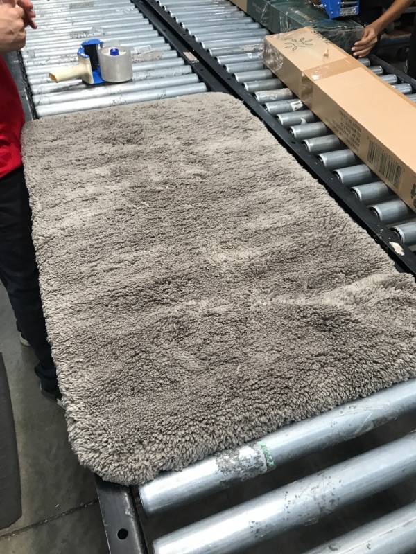 Photo 1 of area rug 2 x 3