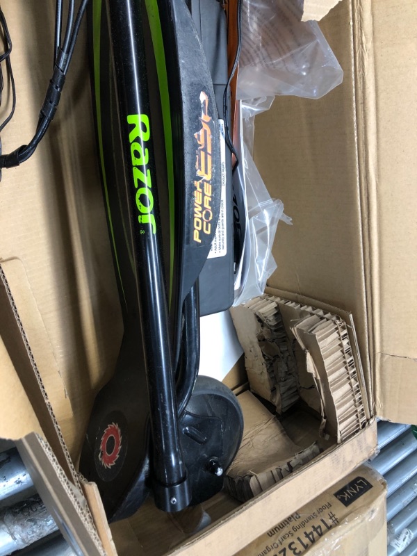 Photo 1 of PARTS ONLY
Razor Power Core E90 Electric Scooter - Hub Motor, Up to 10 mph and 80 min Ride Time, for Kids 8 and Up