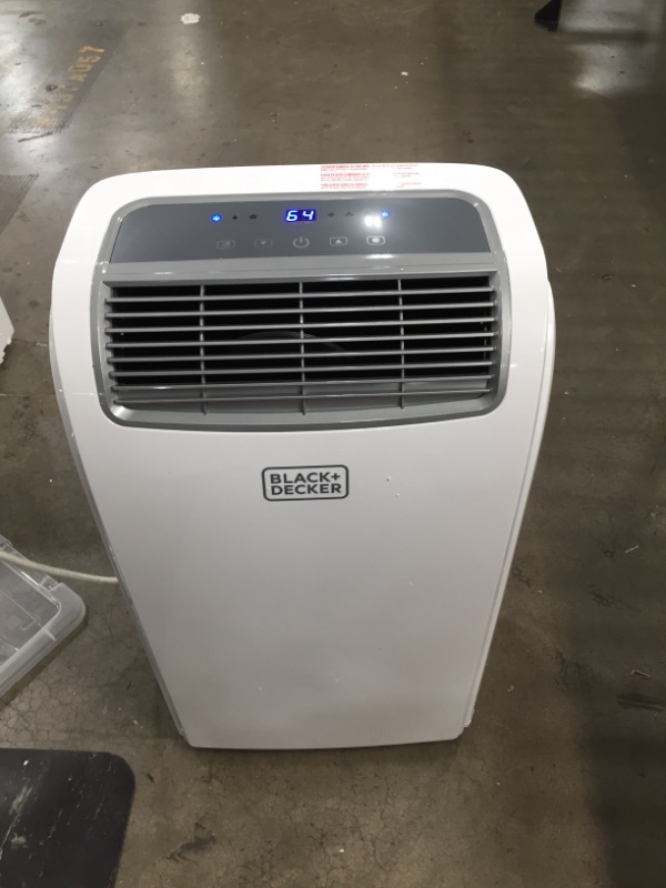 Photo 3 of BLACK+DECKER BPACT10WT Portable Air Conditioner with Remote Control, 10,000 BTU, Cools Up to 250 Square Feet, White

//tested, turns on 
