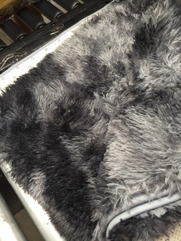 Photo 1 of 5x10 faux fur rug