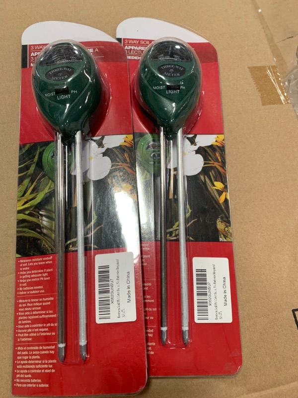 Photo 1 of Soil pH Meter, 3-in-1 Soil Test Kit For Moisture, Light & pH, A Must Have For Home And Garden, Lawn, Farm, Plants, Herbs & Gardening Tools, Indoor/Outdoors Plant Care Soil Tester (No Battery Needed)
AS IS 2PKS
