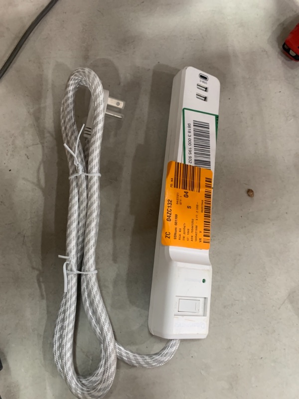 Photo 1 of 5 ft. 2 USB-A, 1 USB-C 1500J 4-Outlet Surge Protector
