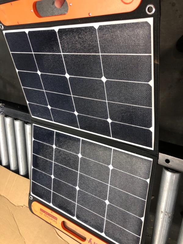 Photo 4 of Jackery SolarSaga 60W Solar Panel