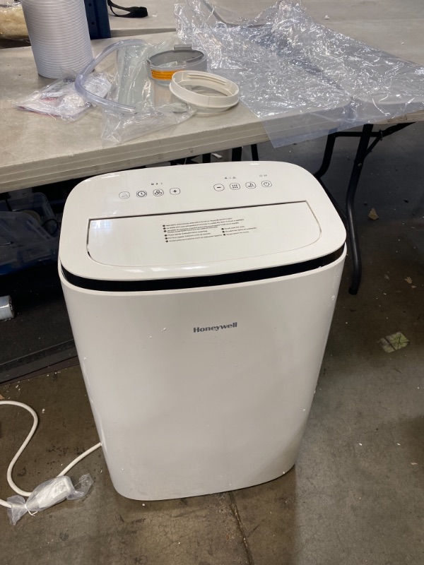 Photo 3 of 775 Sq. Ft Portable Air Conditioner with Dehumidifier & Fan DAMAGED, DOES NOT ROLL, DOES NOT FUNCTION, MISSING PARTS, INCOMPLETE, PARTS ONLY, PLEASE SEE PHOTOS 
