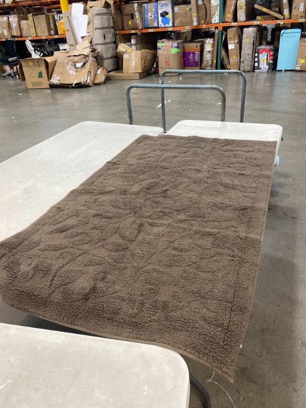 Photo 1 of 3FT X 5FT BROWN AREA RUG, PLEASE SEE PHOTOS, AS IS USED 