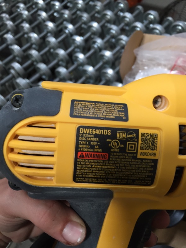 Photo 3 of DEWALT 120-Volt 6-Amp Corded Disc Sander
