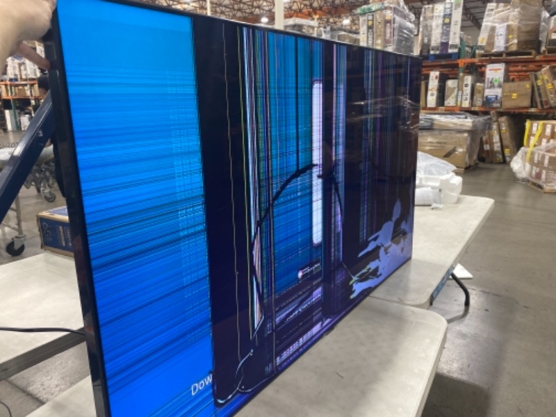 Photo 3 of SAMSUNG 65-inch Class QLED Q90T Series - 4K UHD Direct Full Array 16X Quantum HDR 16X Smart TV with Alexa Built-in (QN65Q90TAFXZA, 2020 Model)
USED, DAMAGED, PARTS ONLY PLEASE SEE PHOTOS, MISSING REMOTE  