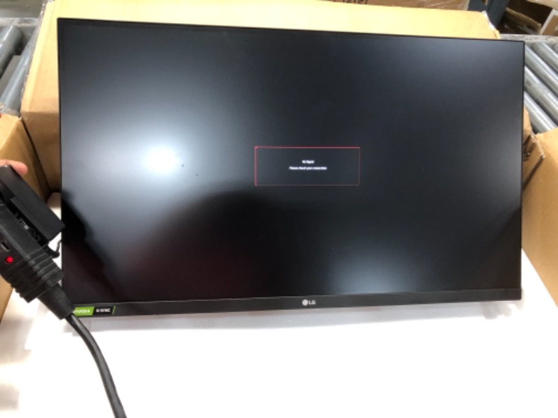 Photo 5 of LG QHD Monitor 27" Ultragear LED (2560 x 1440) IPS Display, 99% Color Accuracy, Adjustable, Gaming, NVIDIA G-Sync, FreeSync, Dynamic Sync - Black
