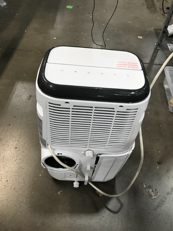 Photo 4 of Parts only
BLACK+DECKER BPP10WTB Portable Air Conditioner with Remote Control, 10,000 BTU SACC/CEC (14,000 BTU ASHRAE), does not get cold
