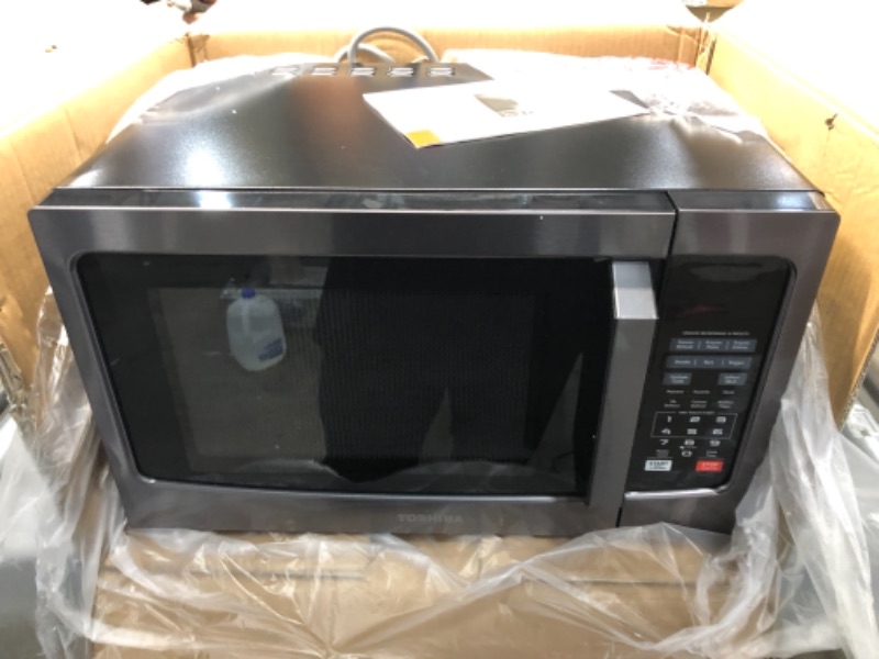 Photo 2 of GE JES1145SHSS 1.1 Cu. Ft. Capacity Countertop Microwave, Stainless Steel
