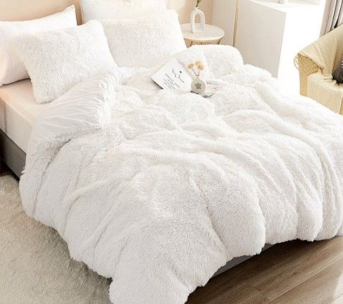 Photo 1 of  Queen Size Faux Fur 3 Piece Duvet Cover Set,Zipper Closure
