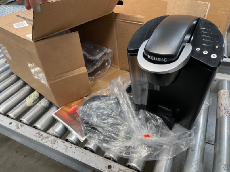 Photo 2 of Keurig K50 Brewer, v, Black
