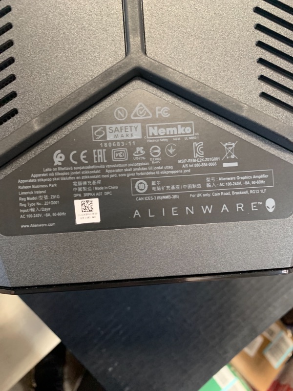 Photo 4 of Alienware - Graphics Amplifier - Black


//does not function 
