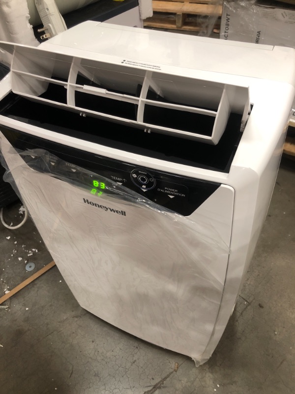 Photo 3 of 11,000 BTU (8,000 BTU DOE) Portable Air Conditioner with Dehumidifier in White