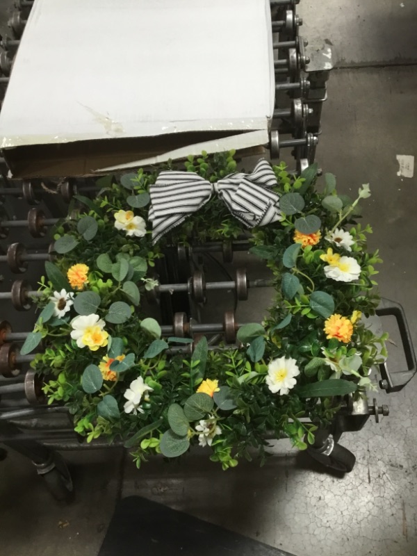 Photo 2 of Artificial Green Leaves Wreath, Boxwood Wreaths for Outdoor/Indoor-Rustic Home Decor for Front, Door, Wall, Window, Wedding, 17.7Inch/45CM.
