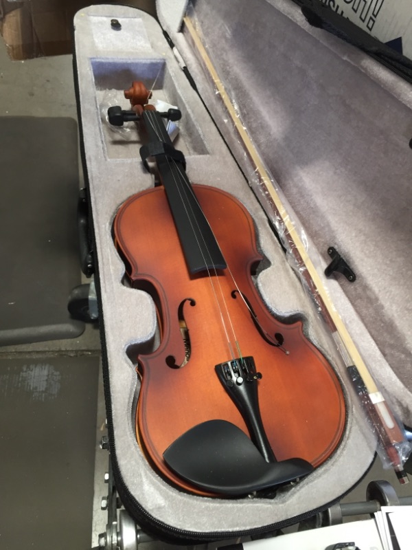 Photo 2 of *USED*
*2 strings are broken*
Mendini By Cecilio Violin For Kids & Adults - 4/4 MV300 Satin Antique, Student or Beginners Kit w/Case, Bow, Extra Strings, Tuner, Lesson Book - Stringed Musical Instruments
