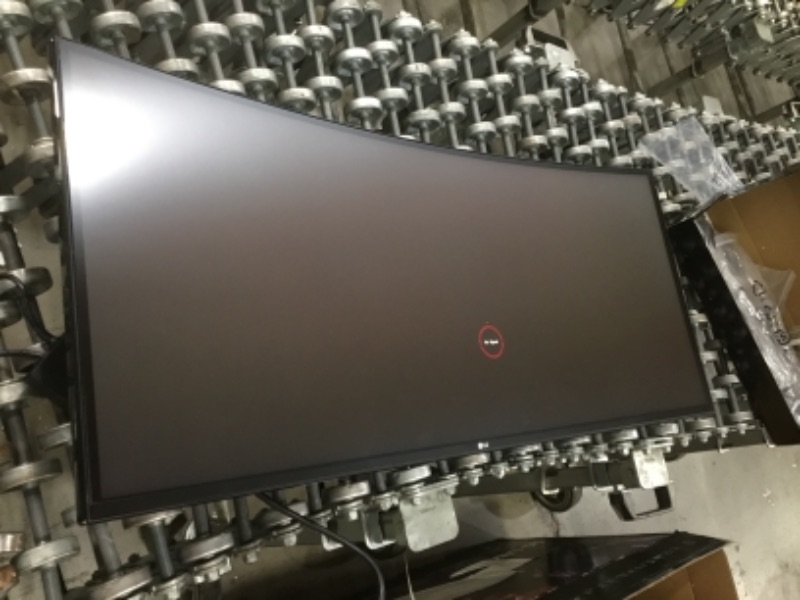 Photo 2 of LG 34'' 21:9 Curved UltraGear Gaming Monitor with G-Sync Compatible, Adaptive-Sync - 34GN850-B