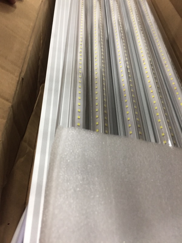 Photo 1 of 4 ft led pack 10 pack