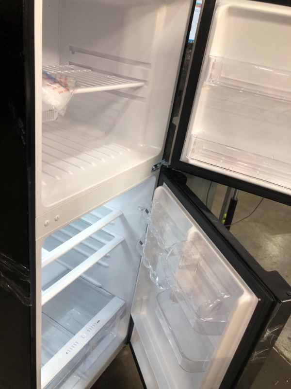 Photo 2 of 10point1 cu. ft. Top Freezer Refrigerator in Platinum Steel
