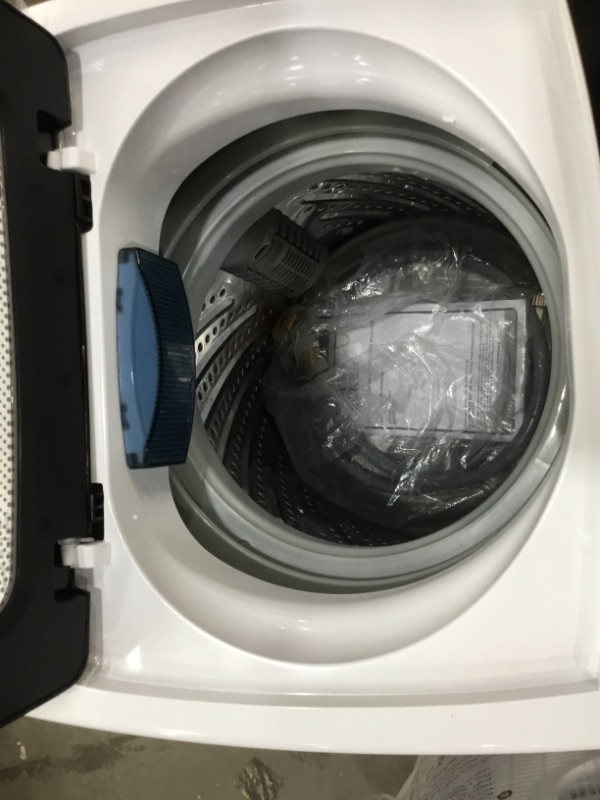 Photo 4 of Black + Decker BPWM09W Portable Washer