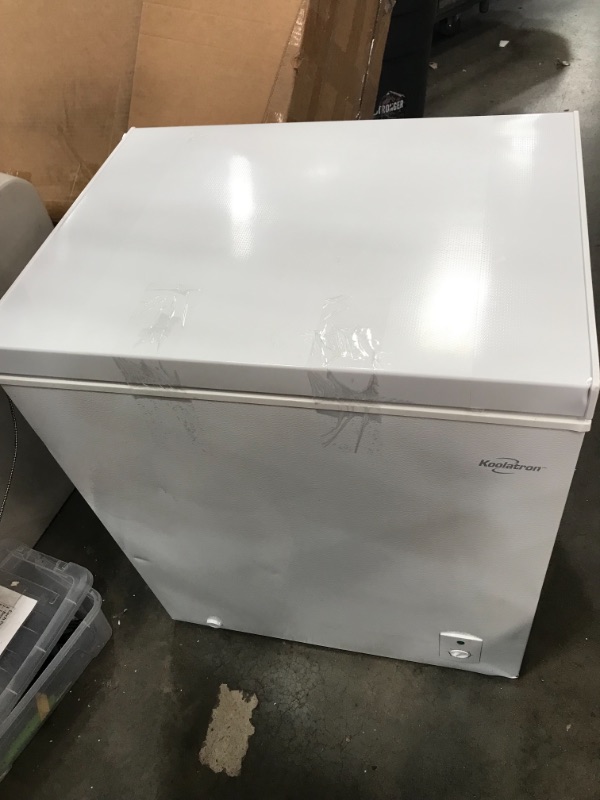 Photo 2 of NON FUNCTIONAL PARTS ONLY Koolatron KCF51WNG Compact Chest Freezer with 5.1 Cubic Feet Capacity, Adjustable Thermostat Deep Freezer for Apartment, Condo, Office, RV, Cabin, Small Kitchen - White
