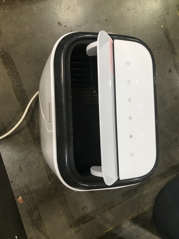 Photo 2 of BLACK+DECKER BPP10WTB Portable Air Conditioner with Remote Control, 10,000 BTU SACC/CEC (14,000 BTU ASHRAE), Cools up to 450 Square Feet, White
**BLOWS ICE COLD**MISSING REMOTE**