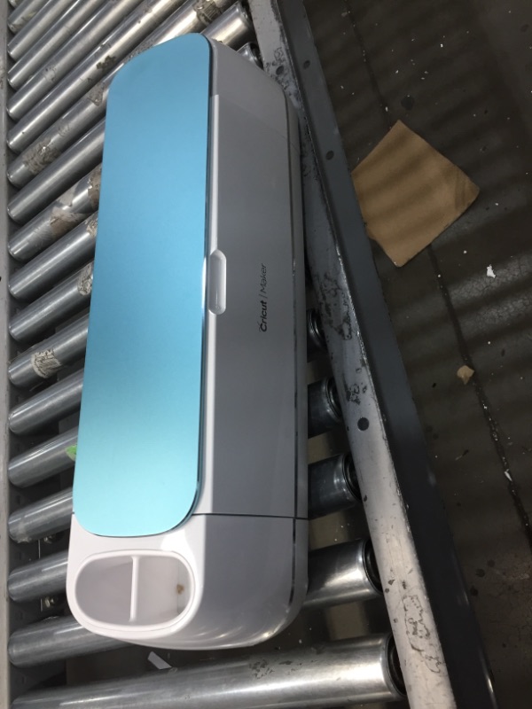 Photo 2 of Cricut Maker Machine, Blue ***MISSING BLADE***