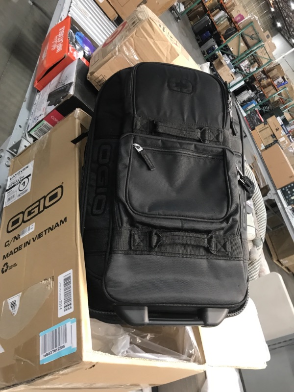 Photo 2 of OGIO Layover Travel Bag (Stealth)
