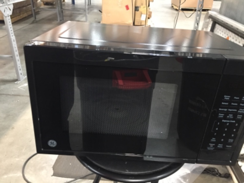 Photo 4 of *READ BELOW*  19" Countertop Microwave Oven with .9 Cu. Ft. Total Capacity Kitchen Timer 10 Power Levels Turntable Auto and Time Defrost in
