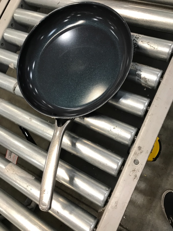 Photo 1 of Blue Diamond Cookware Toxin Free Ceramic Nonstick Metal Utensil Open Frypan, Frying Pan, 12"

//cosmetic damage 
