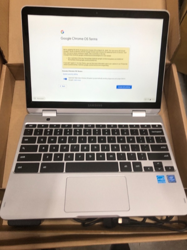 Photo 2 of Samsung Chromebook Plus V2 Xe520qab-k03us 12.2-Inch Touchscreen Laptop with Digital Pen 1920 X 1200 4 Gb Ram 1.5 GHz Intel Celeron 3965y 64Gb EMMC ...
