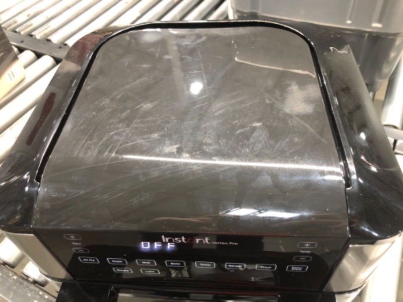 Photo 4 of Instant Vortex Pro 10 qt 9-in-1 Air Fryer Toaster Oven