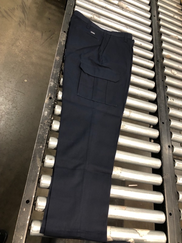 Photo 4 of Cintas Men's Relaxed Straight-Fit Cargo Work Pant 34/32