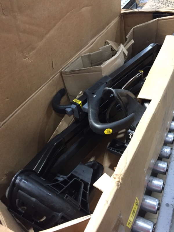 Photo 1 of Saris SuperClamp EX 2-Bike Hitch Rack