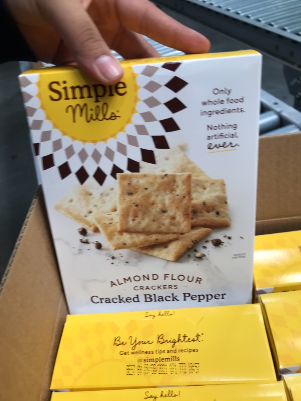 Photo 1 of Simple Mills Almond Flour Crackers, Black Cracked Pepper, Gluten Free, Flax Seed, Sunflower Seeds, Corn Free, Good for Snacks, Made with whole foods, 6 Count (Packaging May Vary) BEST BY 9/08/21
