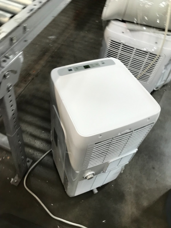 Photo 5 of BLACK+DECKER BPT06WTB Portable Air Conditioner with Remote Control, 6,000 BTU SACC/CEC (10,000 BTU ASHRAE), Cools Up to 250 Square Feet, White
