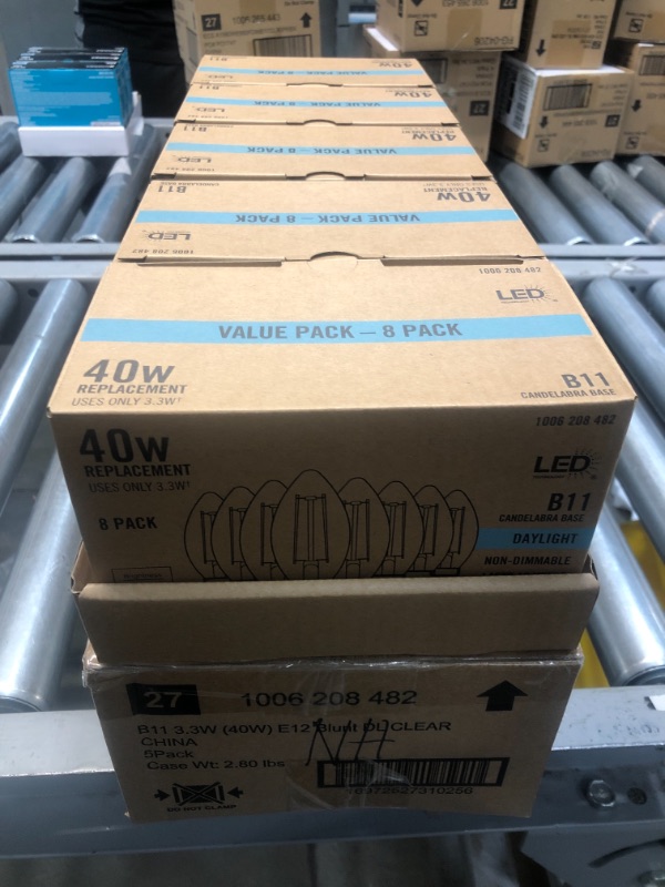 Photo 2 of 40-Watt Equivalent B11 Non-Dimmable Clear Glass Filament Vintage Edison LED Light Bulb Daylight 5000K (8-pack) 5 BOXES 
