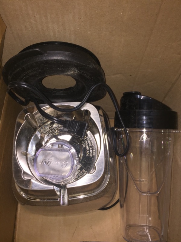 Photo 1 of Oster Blender Pro 1200 