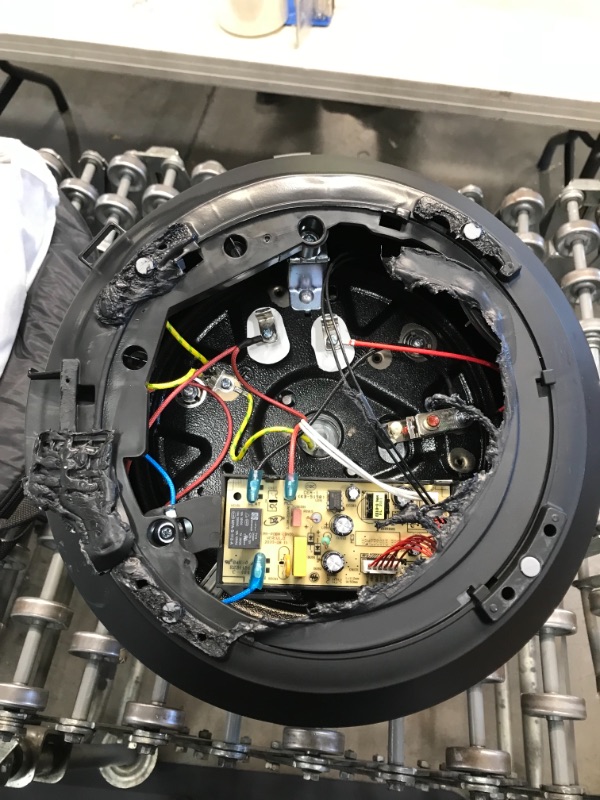 Photo 1 of PARTS ONLY, COMFEE’ 6 Quart Pressure Cooker 12-in-1, One Touch Kick-Start Multi-Functional Programmable Slow Cooker, Rice Cooker, Steamer, Sauté Pan, Egg Cooke
**BOTTOM BROKEN, POWER CORD CANNOT PLUG IN, DOES NOT FUNCTION, FOR PARTS ONLY**